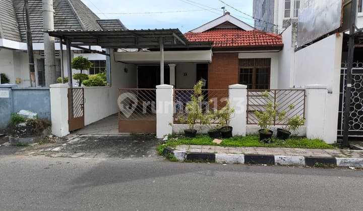 Aset Premium di Tengah Kota, Rumah Strategis Kotabaru, Cocok untuk Bisnis & Hunian Eksklusif.