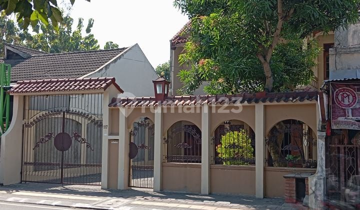 Rumah Stretegis Berhalaman Luas, Nitikan, Umbulharjo, Kota Jogja