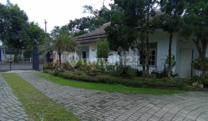 Rumah Strategis, Halaman Luas, Dekat Smpn 1 Klaten, Klaten Tengah.