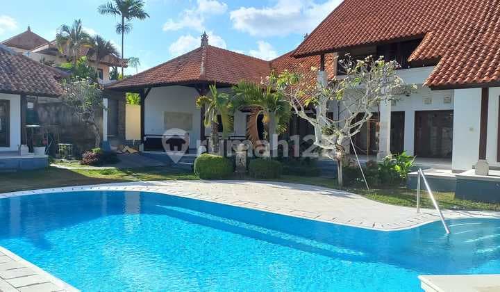 Dijual Villa Mewah 5 Kamar Ada 2 Gudang Di Benoa Ho