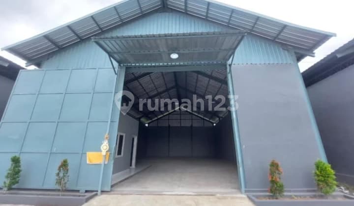 Gudang Besar Plus Ruko di Lovina Jl