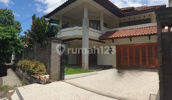Dijual Atau Disewakan Rumah Lantai 2 Ada Pool Di Renon Cn