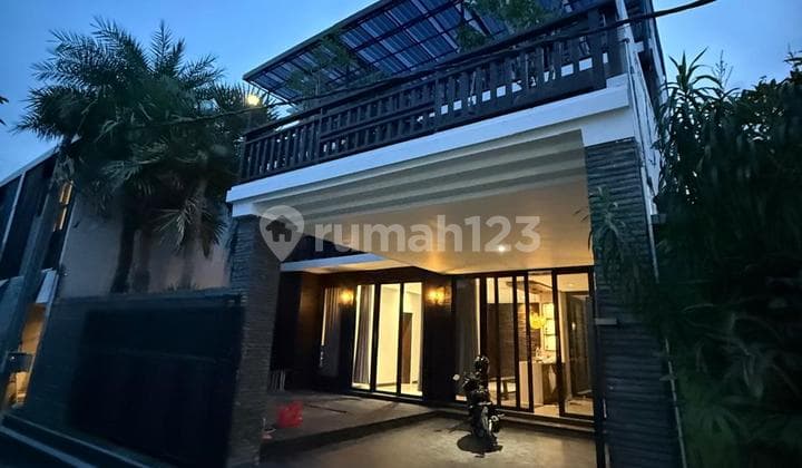 Siap Huni Rumah Modern Lantai 3 di Canggu Cn