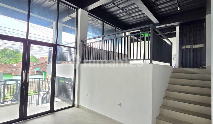New 3-Story Shop/House in West Denpasar Strategic Location Ready to Move In / Electricity
