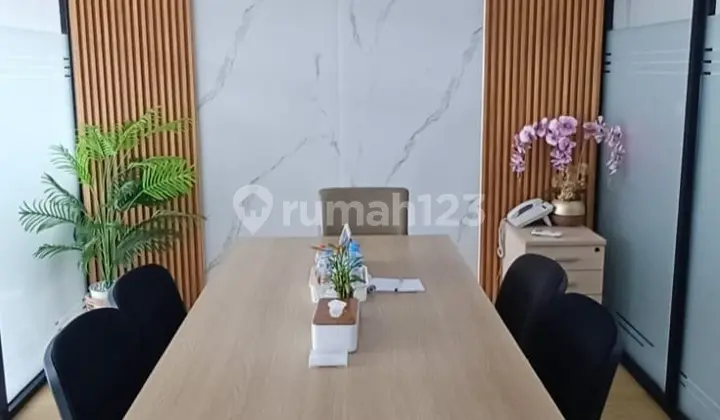 Dijual Ruko Mewah 3 Lantai di Singgasana Pradana Bandung - Furnished, Siap Pakai!