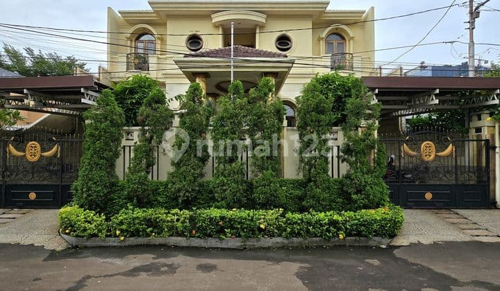 Rumah Mewah Area Gatot Soebroto Siap Huni Jakarta Selatan