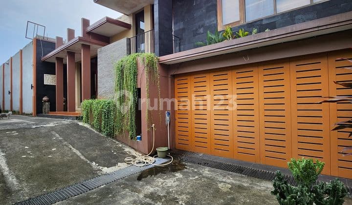 Peaceful and Lush Residence with a Resort Vibe in Lubang Buaya Area