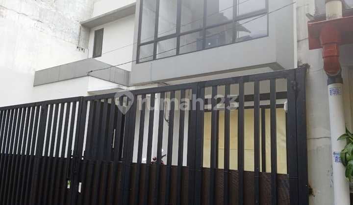 Rumah Area Kebayoran Baru Siap Huni Full Furnished