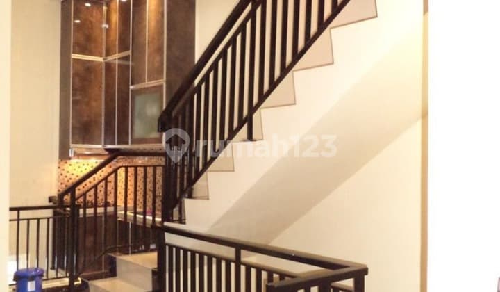 Dijual Rumah Kost2an Berlokasi Di Perumahan Serpong