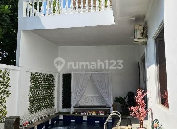 Beautiful House With Private Pool in Citra Gran Cibubur