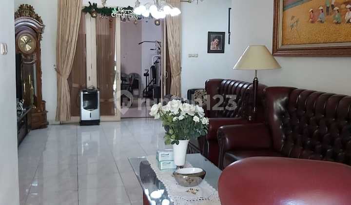 Rumah Depan Taman Citra Gran Cibubur