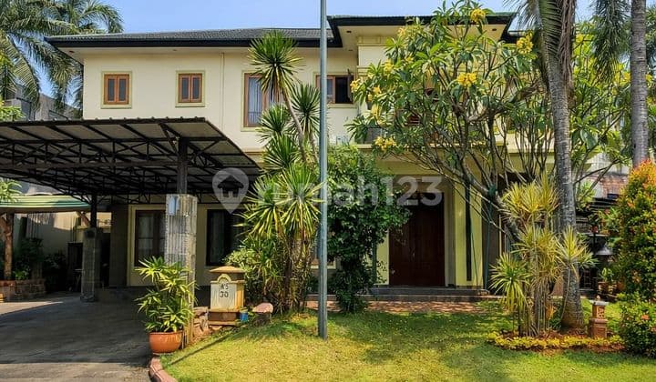 Rumah Besar Halaman Luas Depan Gerbang Tol Kotawisata Cibubur