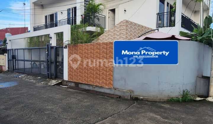 Rumah Hook 3 Lantai Di Jati Bening Bebas Banjir