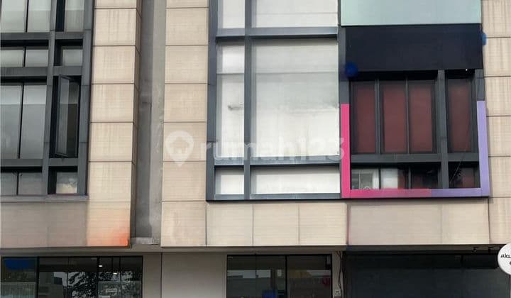 Ruko 3 Lantai Boulevard Posisi Ramai Strategis Kotawisata Cibubur