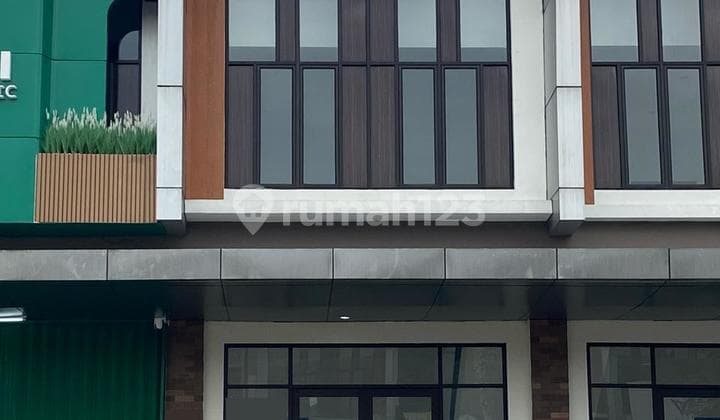 Ruko Sewa Lokasi Ramai Pinggir Dekat Sekolah Alazahar Metland