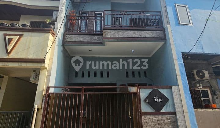 Rumah siap huni 4.5x15 lokasi strategis di jelambar(JL313)