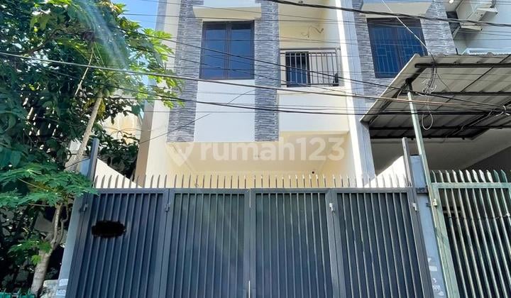 Rumah Siap Huni 3.7X15 Strategis di Jelambar(Jl338)