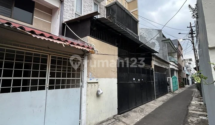 Ready-to-occupy house 7x11 strategic location Tanjung Duren (TD363)