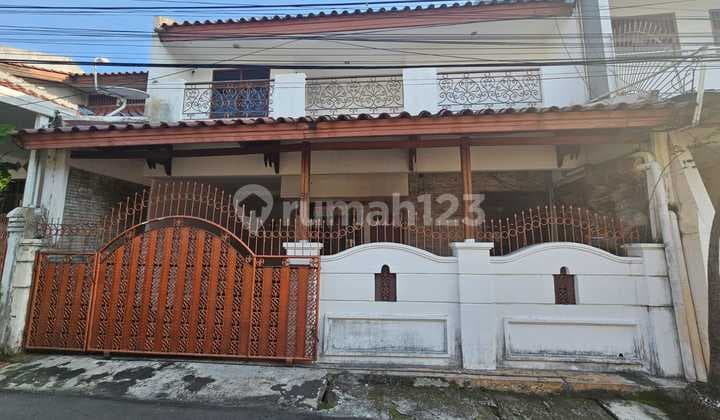 Rumah 8x15.75 lokasi strategis di Tomang(TM263)