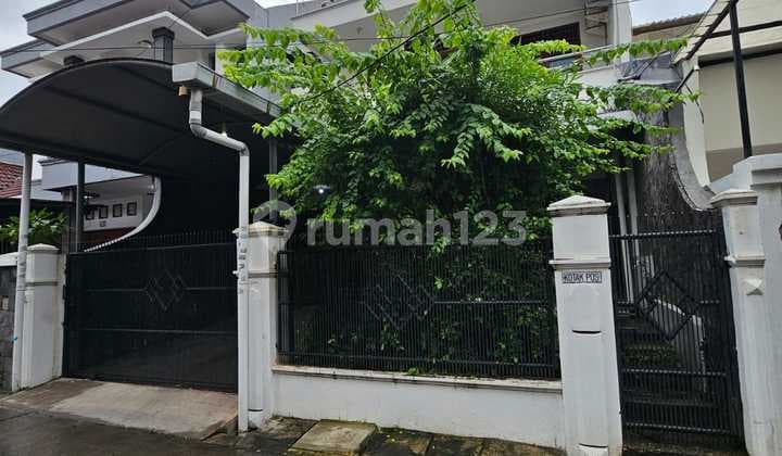 8.5x23 strategic location house in Grogol (GRG103)