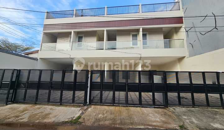 New 4-unit twin houses in Sunrise Garden (SR46)