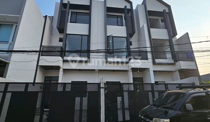 Modern design house 5x19 strategically located in Duri Kepa (DK374)