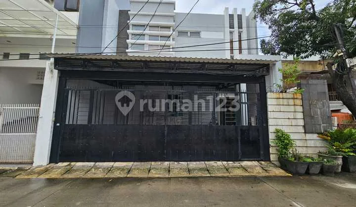 Rumah Siap Huni 10x20 bebas banjir di Taman Ratu(TR223)
