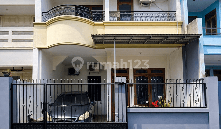 Ready-to-Occupy House 6X15 in a Strategic Location at Tomang (Tm287)