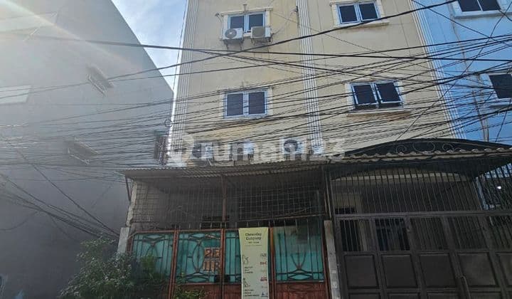 Rumah siap huni 4,25x12 strategis di jelambar(JL321)