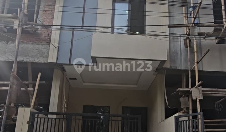 Rumah Baru 4X13 Lokasi Strategis di Duri Kepa(Dk441)