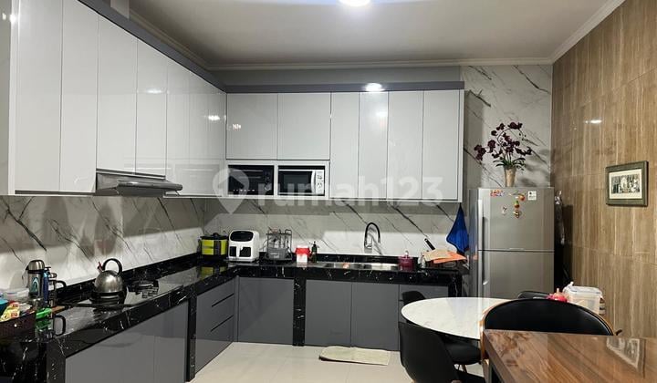 Rumah Siap Huni 6x17.5 strategis di Duri kepa(DK320)