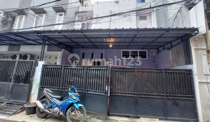 6x13 flood-free house in Tanjung Duren (TD295)