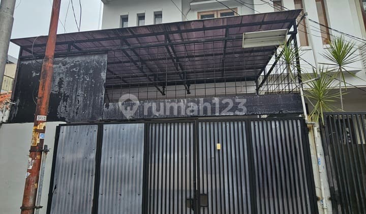 Rumah 5x15 Siap Huni lokasi strategis di Duri Kepa(DK384)