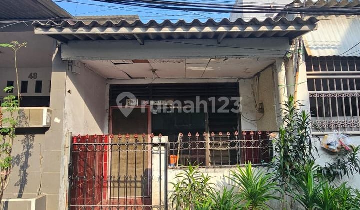 Rumah tua hitung tanah di grogol (GRG112)