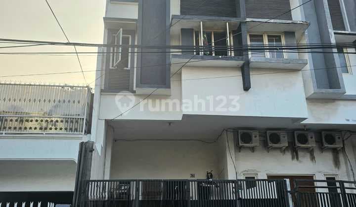 Ruko pinggir jalan strategis di Tomang(TM260)