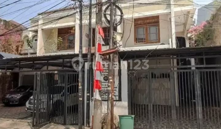 Rumah Besar 15X20 Lokasi Strategis di Duri Kepa(Dk438)