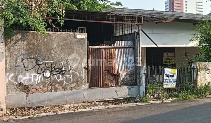 Rumah Tua Hitung Tanah Saja di Jalan Katalia Kota Bambu Utara , Tomang Palmerah Belakang Rs Harapan Kita Jakarta Barat