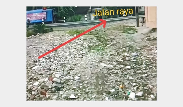 Land by the roadside in Plumbon Kidul, Logandeng, Playen, Wonosari, Gunung Kidul, Yogyakarta