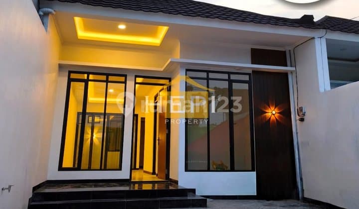Beautiful New House in Tanah Mas, Semarang, 10 Minutes to Ahmad Yani Airport
