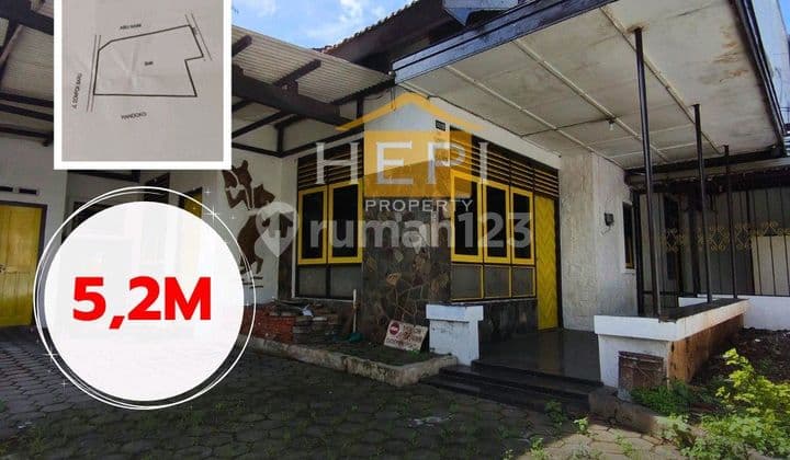 Strategic Old House in Sompok Semarang 1 Minute to Javamall