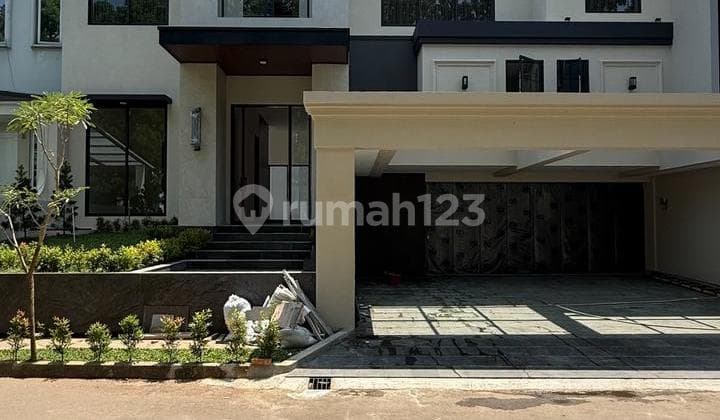 Luxury Modern Design House with Swimming Pool in BSD City Cluster