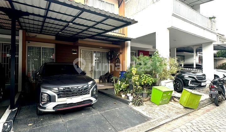 Rumah 3 Lantai Fully Furnished Dalam Cluster One Gate di BSD