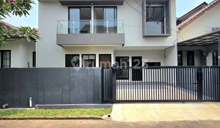 Rumah Baru Ada Taman Depan Dan Belakang Di Bintaro Sektor 9