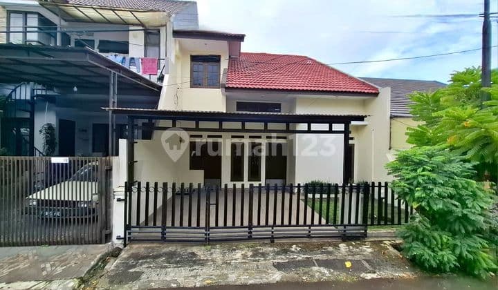Rumah Terawat Lokasi Cukup Strategis di Bintaro Jaya Sektor 2