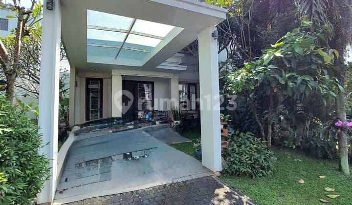 Modern House Facing South, Very Strategic Location in BSD