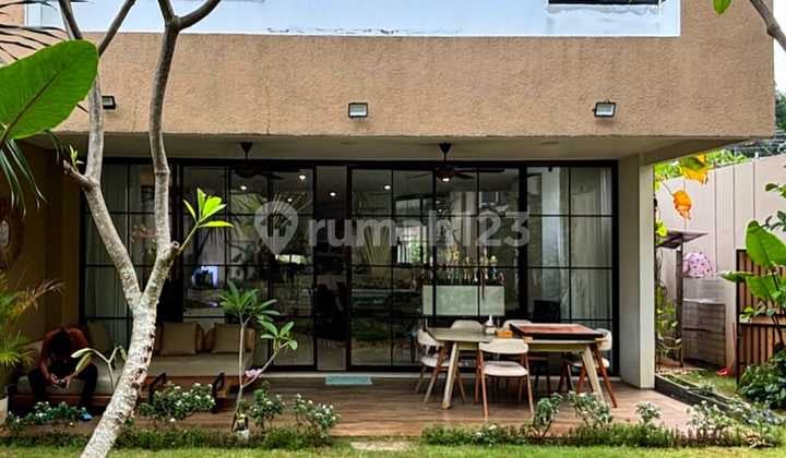 2-Story House in a Comfortable Environment at Bintaro Jaya Sector 9