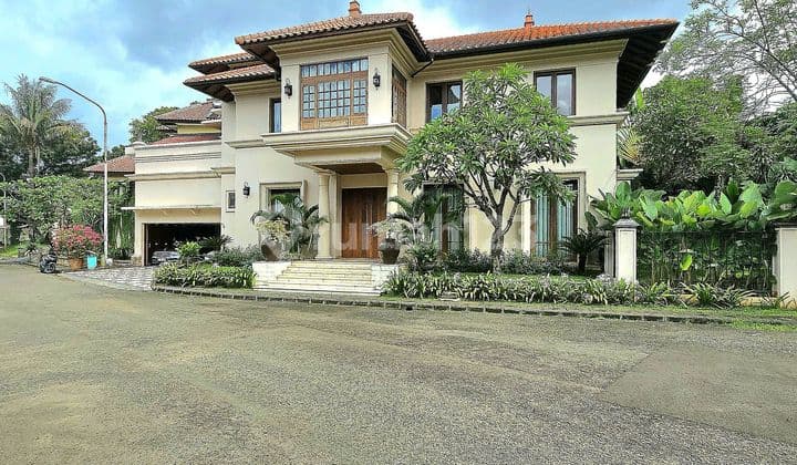 SHM, Dekat Sekolah Internasional,