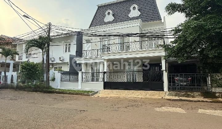 Rumah Baru Desain Mewah American Classic Lokasi Dekat Mesjid