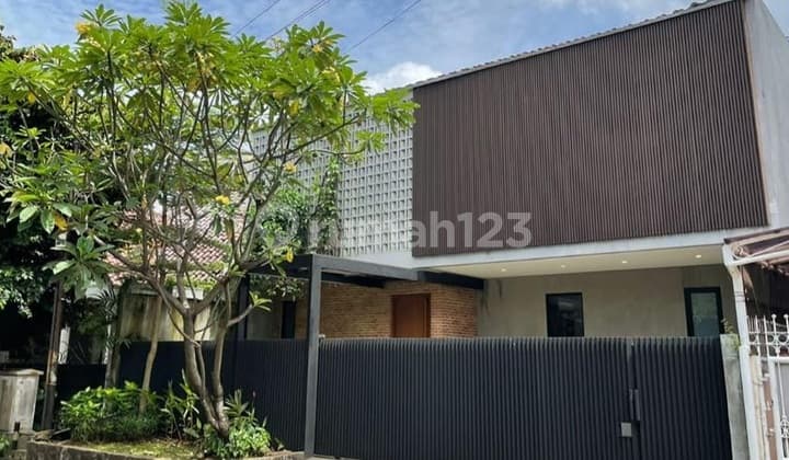 Rumah Tropical Industrial Hunian Nyaman Dekat Mrt Lebak Bulus