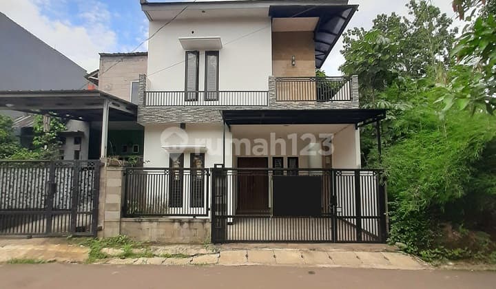 Rumah 2 Lantai Tidak Di Perumahan Dekat Botanica Aralia Bintaro